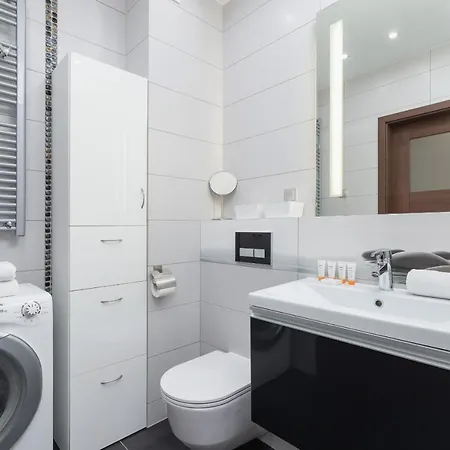 Blonia With Balcony By Renters Appartamento