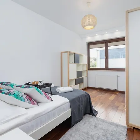 Blonia With Balcony By Renters Appartamento